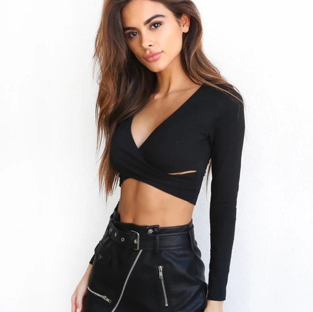 🆕 Crop Top With Long Sleeves